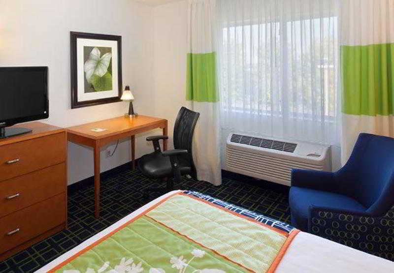 Fairfield Inn קנוויק מראה חיצוני תמונה
