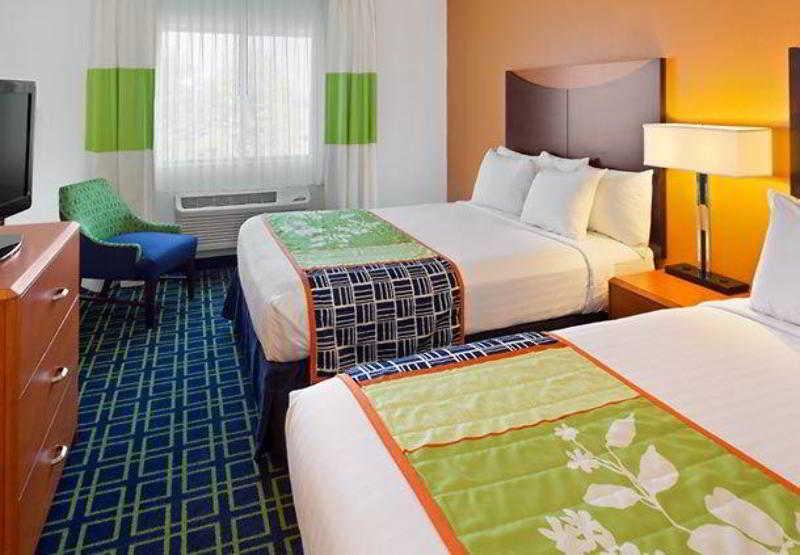 Fairfield Inn קנוויק מראה חיצוני תמונה